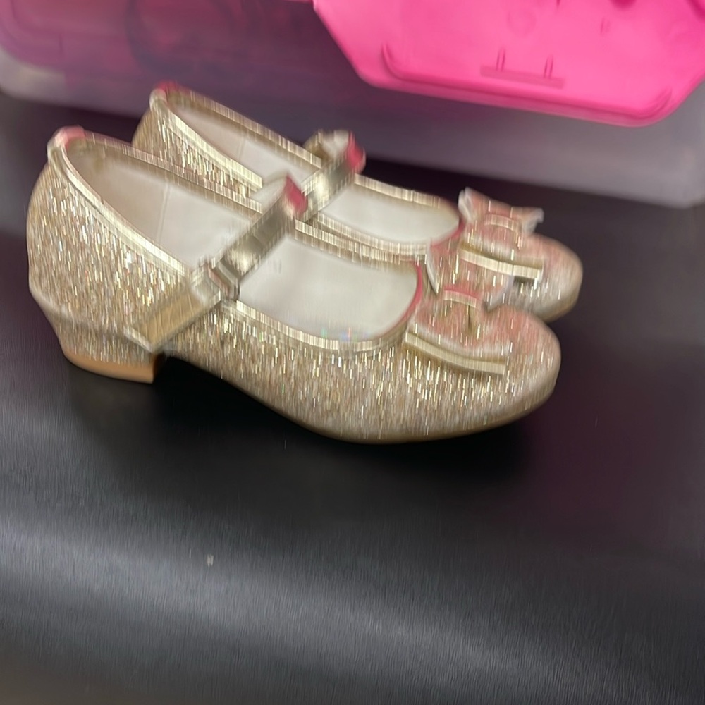 Girls high heel shoes